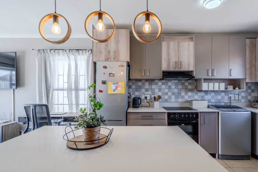 5 Bedroom Property for Sale in Ottery Western Cape